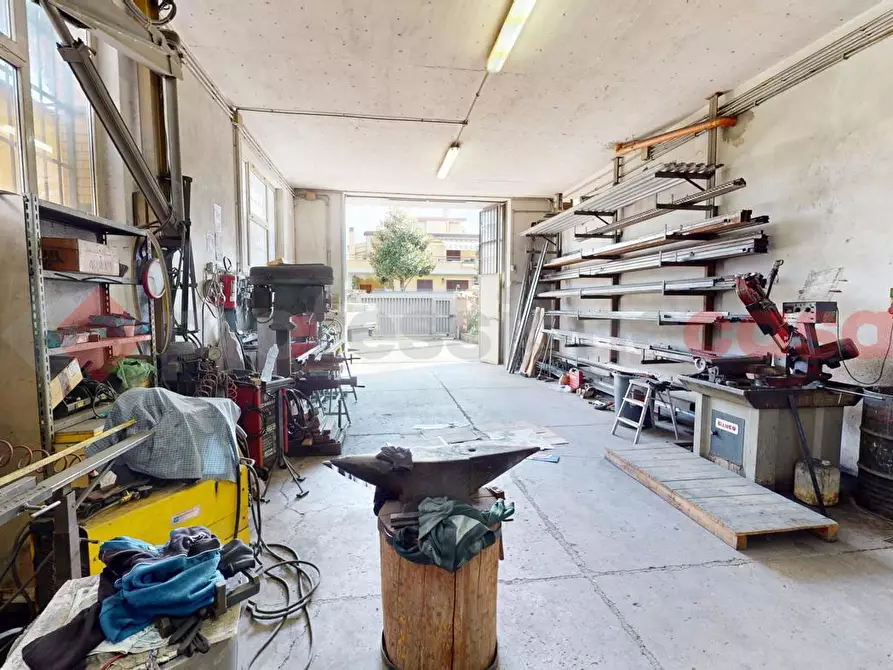 Immagine 5 di Laboratorio in affitto  in Via Roccalbegna, 13 a Roma
