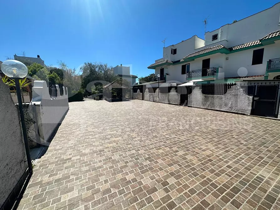 Immagine 4 di Casa trifamiliare in vendita  in Via lungomare tor san lorenzo, 57 a Ardea