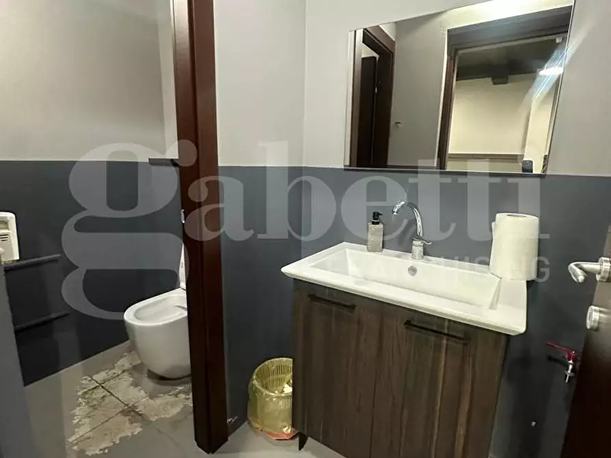 Immagine 22 di Negozio in vendita  in Via Tobia Semerano, sn a Ostuni