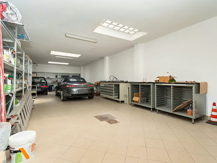 Immagine 43 di Villa in vendita  in Viale Veneto a Orbassano
