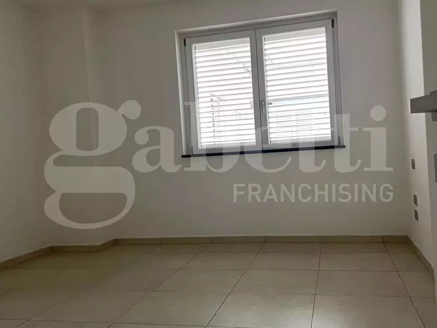 Immagine 11 di Appartamento in vendita  in Via nazionale appia a Curti