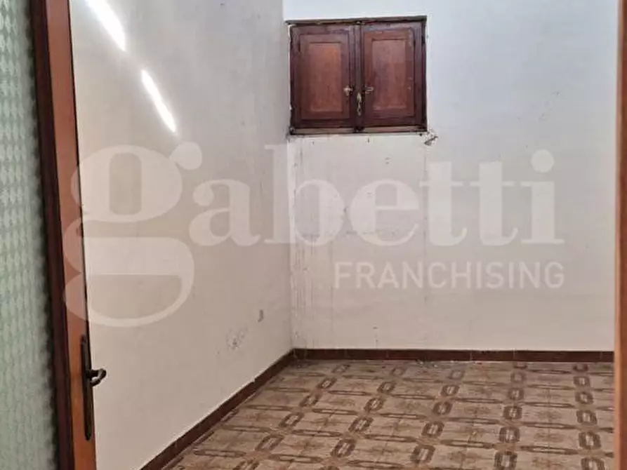 Immagine 37 di Palazzo in vendita  in Via L. Giordano, 38 a Boscotrecase