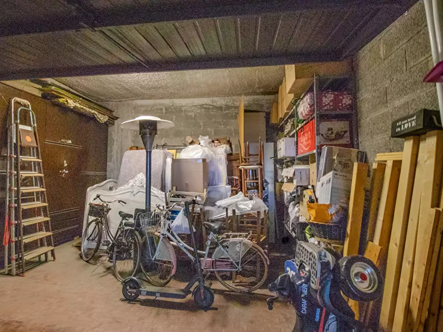 Immagine 3 di Box auto in vendita  in Via San Donato, 46 a Bologna