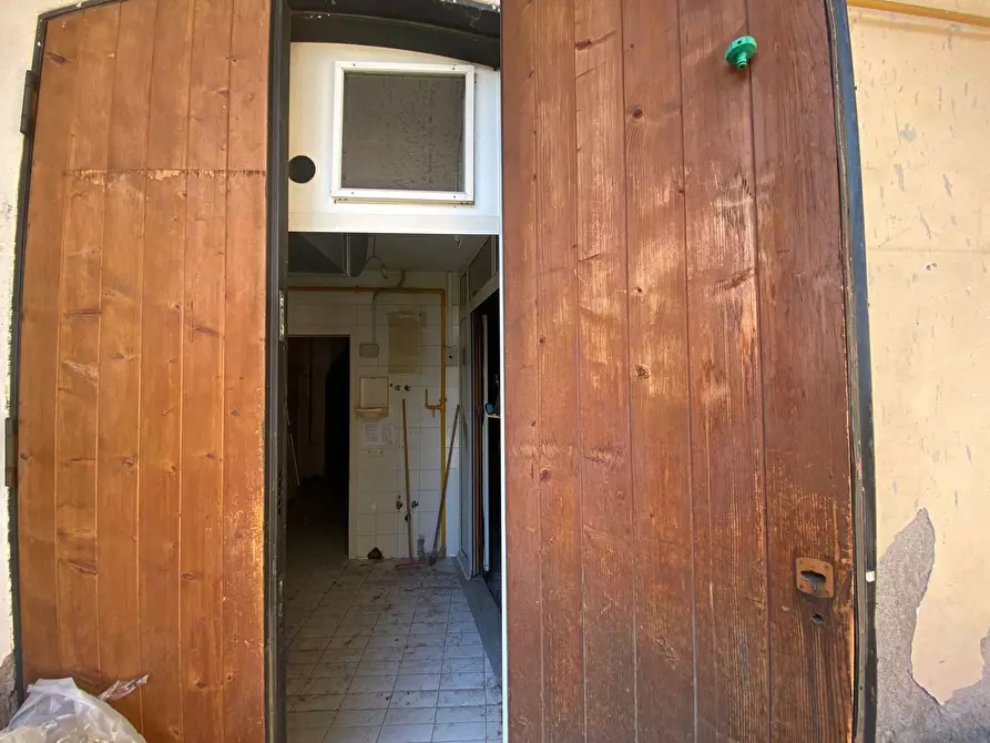 Immagine 20 di Negozio in vendita  in Via bruno Buozzi, 15 a San Giorgio A Cremano