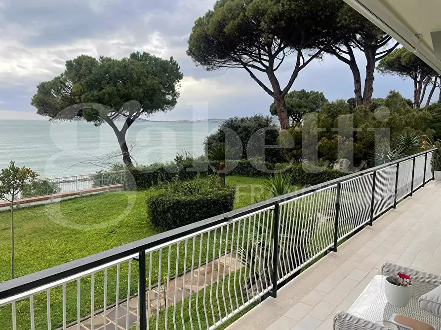 Immagine 16 di Appartamento in vendita  in Via Appia lato Napoli, 60 a Formia