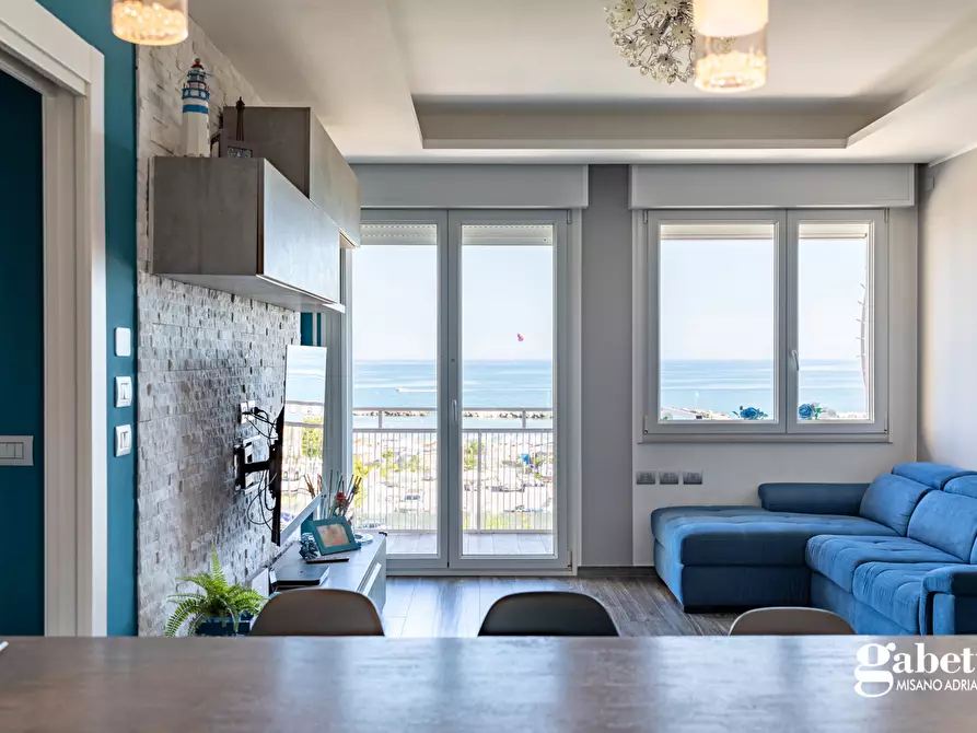 Immagine 12 di Appartamento in vendita  in Via Francia a Cattolica