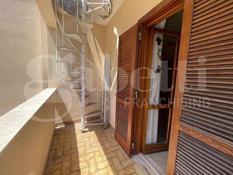 Immagine 43 di Casa trifamiliare in vendita  in Via Calegna, 51 a Gaeta