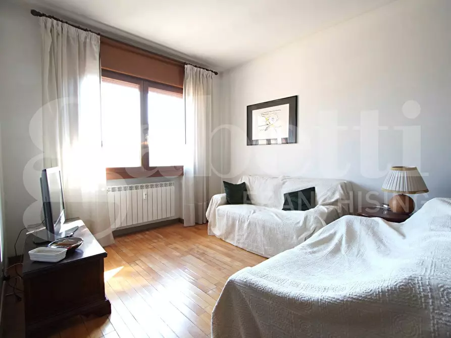 Immagine 5 di Appartamento in vendita  in Viale Giuseppe Garibaldi, . a Venezia