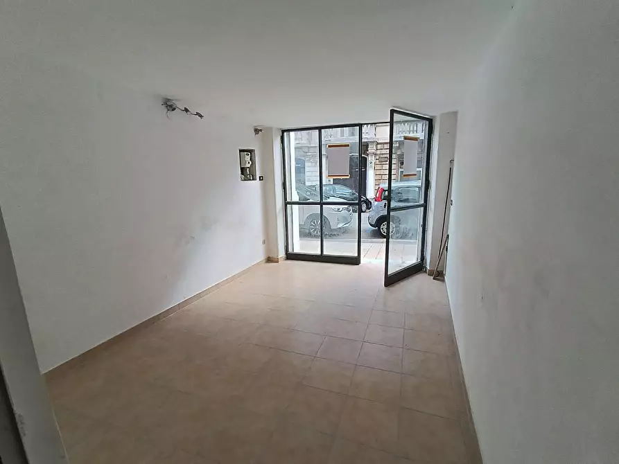 Immagine 4 di Attività commerciale in affitto  in Via Argentieri, 13 a Messina