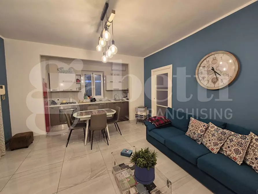 Immagine 27 di Palazzo in vendita  in Via Vesuvio a Torre Annunziata