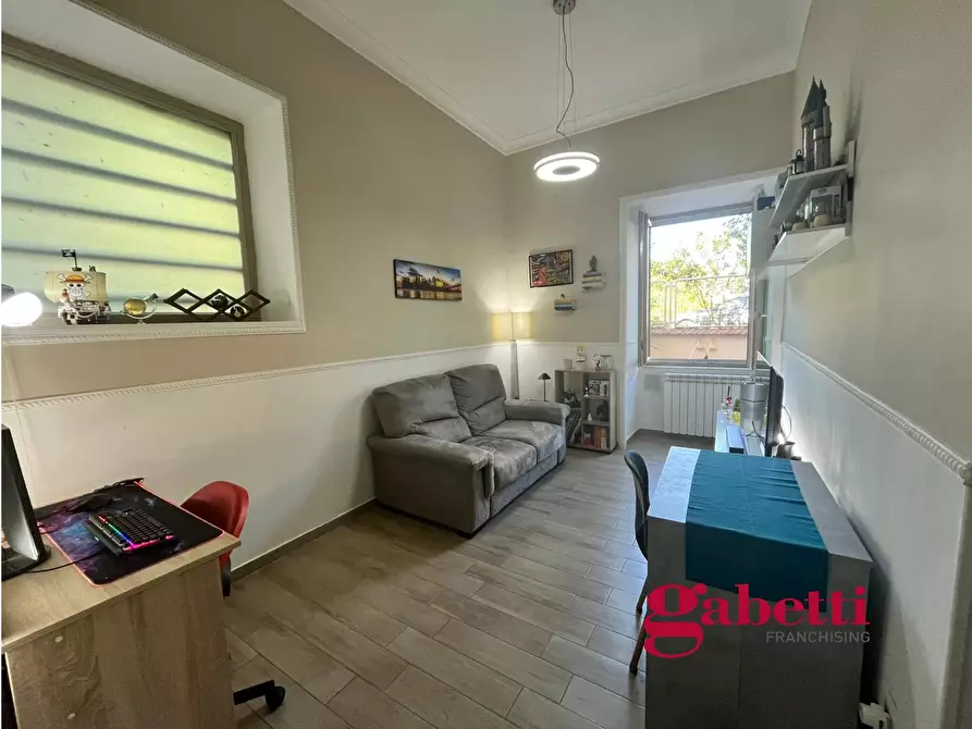 Immagine 3 di Appartamento in vendita  in Via Ponti Rossi, 37 a Napoli