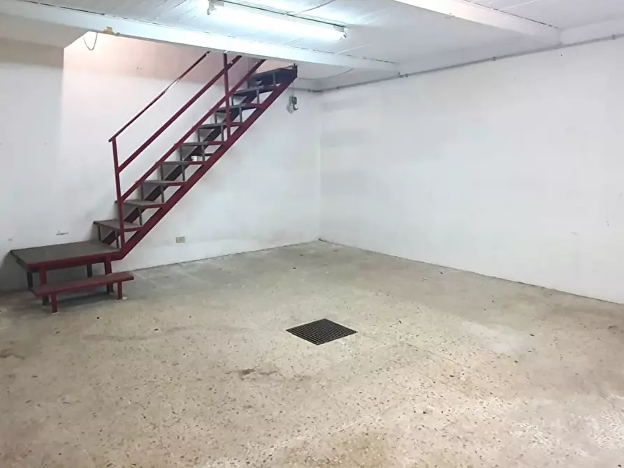 Immagine 2 di Box auto in vendita  in Via Danimarca, 52 a Palermo