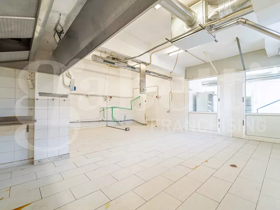 Immagine 24 di Laboratorio in vendita  in Via Busalla, 9 a Roma