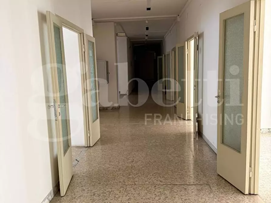 Immagine 11 di Ufficio in vendita  in Via dei salici, 65 a Rieti