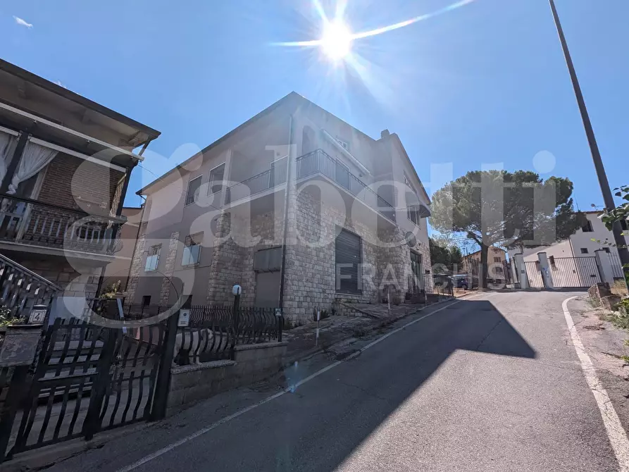 Immagine 5 di Negozio in vendita  in Via SAN BIAGIO, 1 a Torgiano
