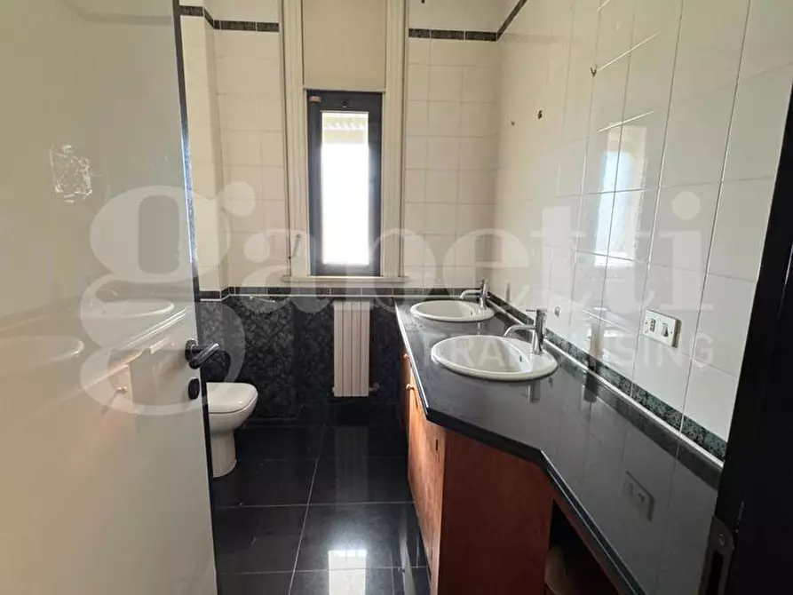 Immagine 18 di Appartamento in vendita  in Via Cesare Diomede Fresa a Bari