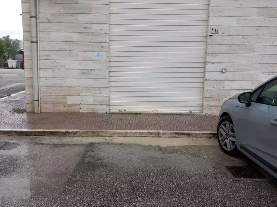 Immagine 2 di Negozio in vendita  in Via stella, 16 a Broccostella