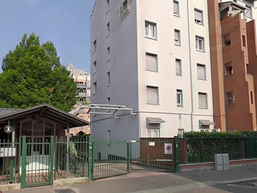 Immagine 1 di Box auto in vendita  in Via PASTEUR, 6 a Torino