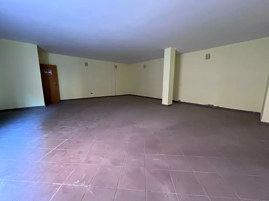 Immagine 4 di Negozio in vendita  in Via NICOLO' ROSA a San Severo