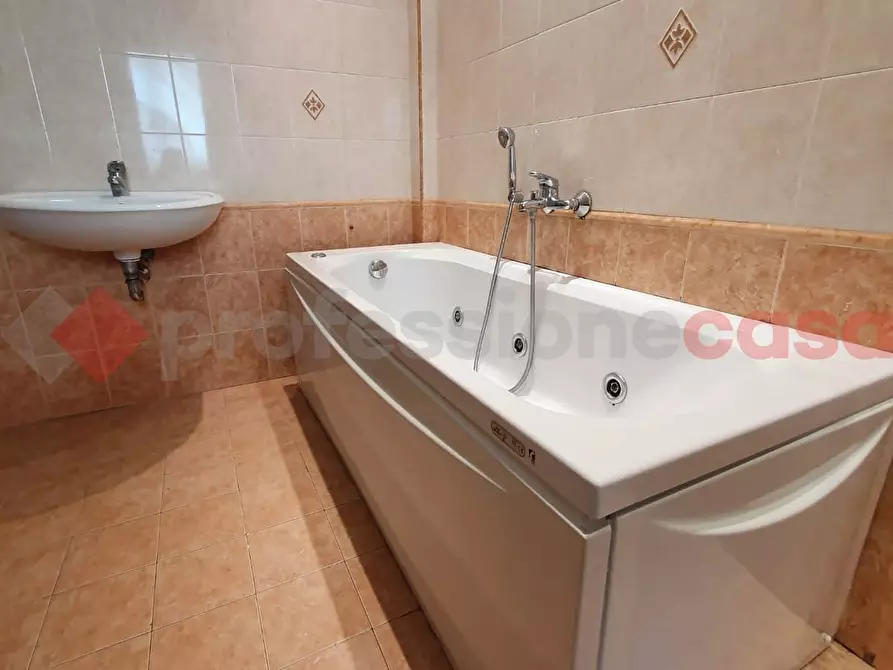 Immagine 12 di Appartamento in vendita  in Via ANGIULLI a Bari