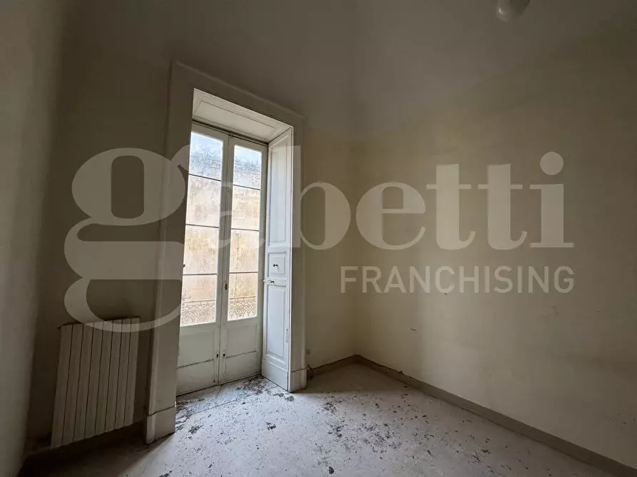 Immagine 14 di Appartamento in vendita  in Via Corte dei Guarini, 11 a Lecce