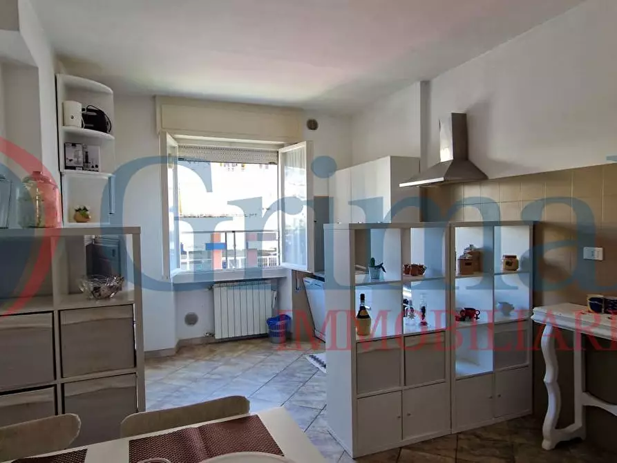 Immagine 6 di Appartamento in vendita  in Via BENEDETTO CROCE, 6 a Massa