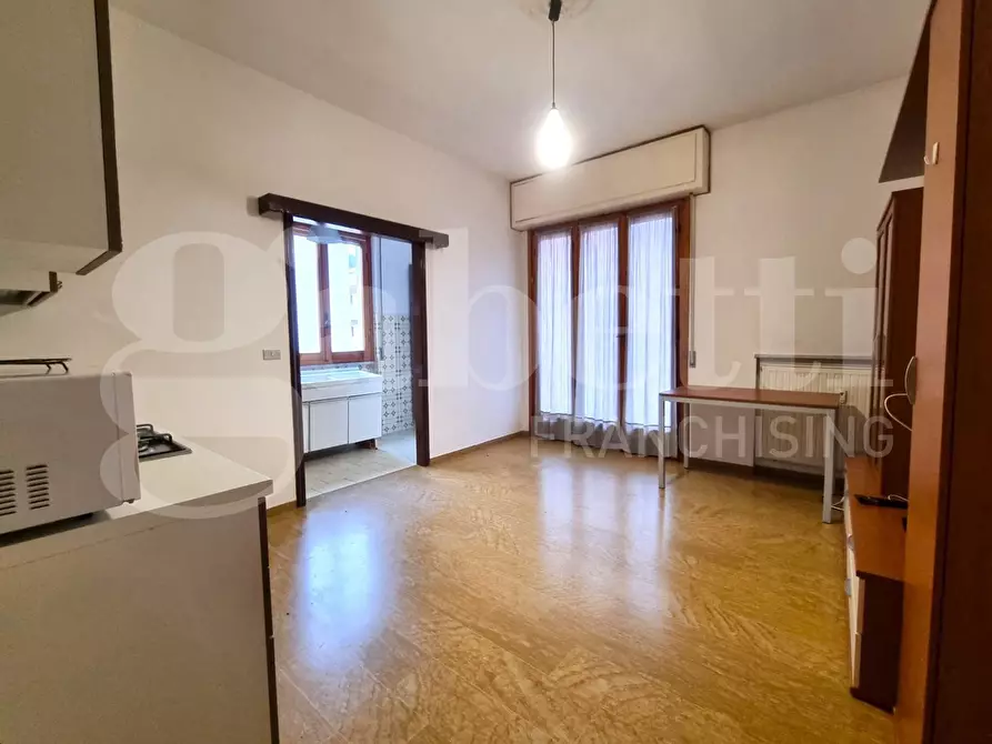 Immagine 4 di Appartamento in vendita  in Via Camillo Sbarbaro a Finale Ligure