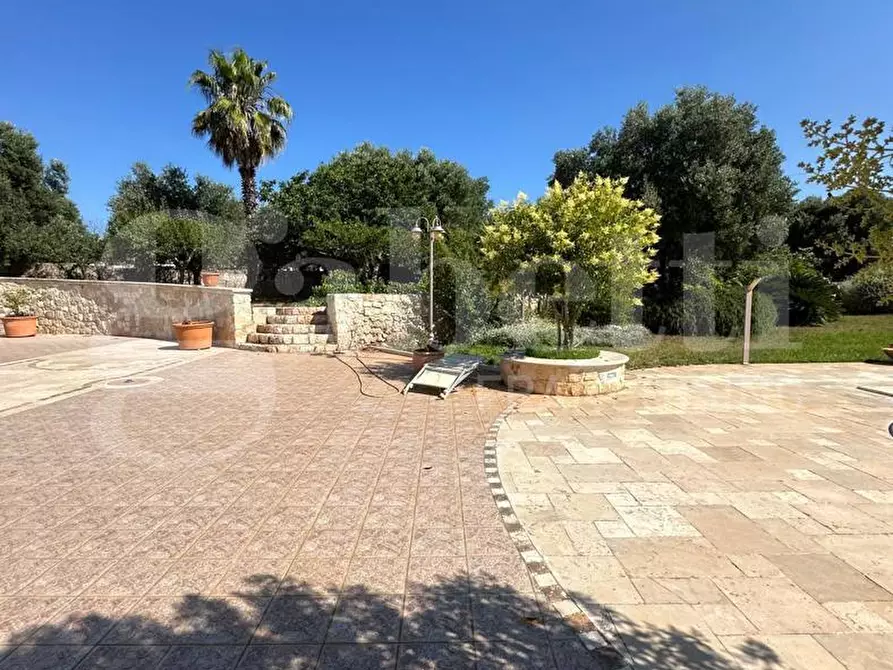 Immagine 2 di Villa in vendita  in Contrada camere, sn a Ostuni