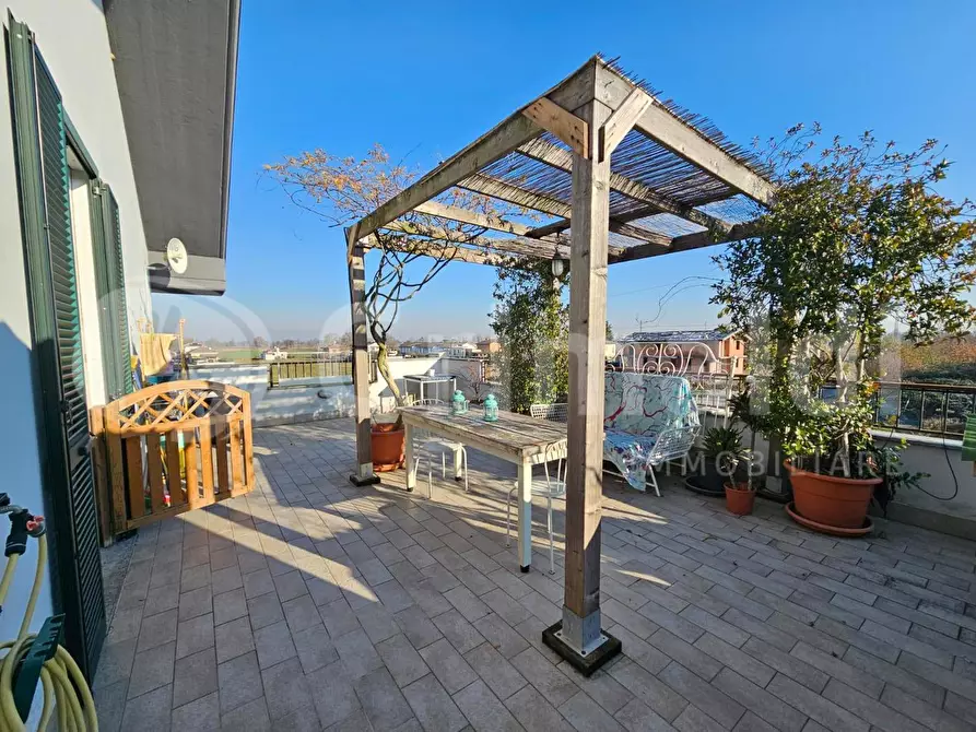 Immagine 1 di Appartamento in vendita  in Via GIUSEPPE UNGARETTI, NCS a Inverno E Monteleone