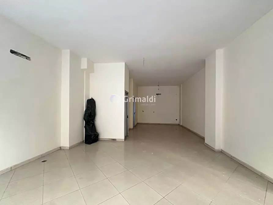 Immagine 4 di Negozio in vendita  in Via Del Pennino, 23 a Acerra