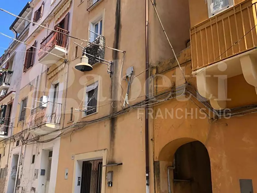 Immagine 2 di Palazzo in vendita  in Via Indipendenza, 352 a Gaeta