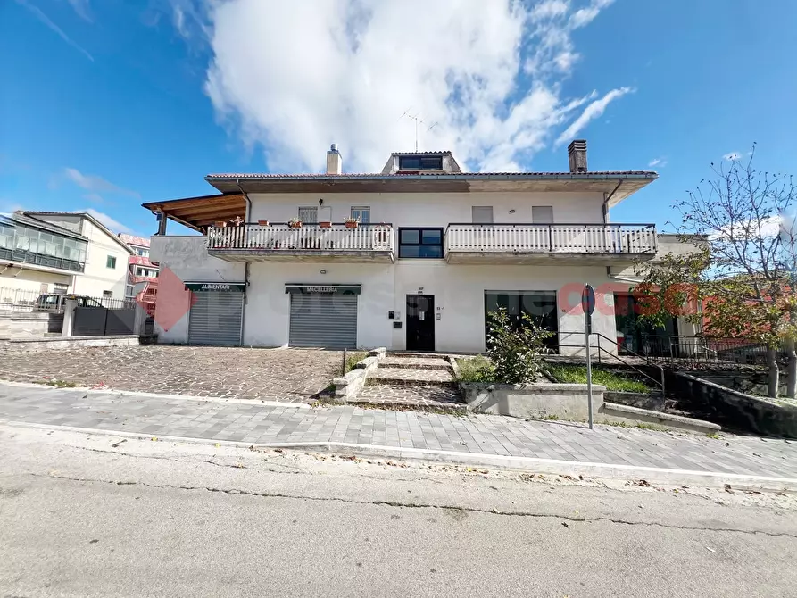 Immagine 18 di Negozio in vendita  in Via Marsicana, 51 a Pescorocchiano