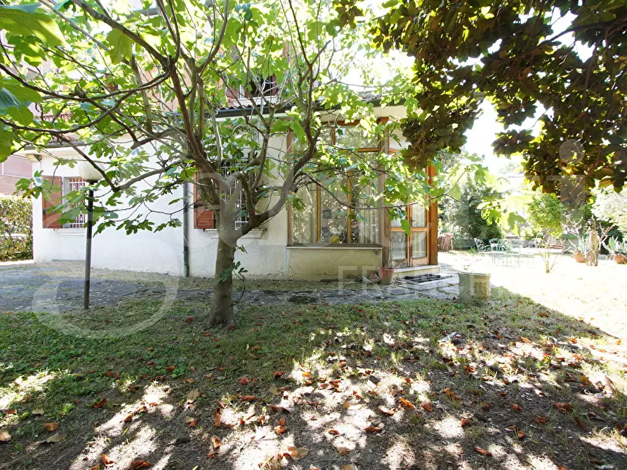 Immagine 2 di Villa in vendita  in Via Ca' Rossa, . a Venezia