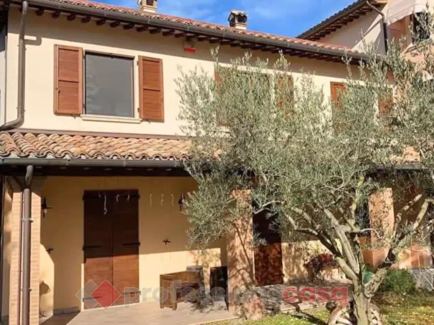 Immagine 1 di Appartamento in vendita  in Via Vocabolo Molina a Nocera Umbra