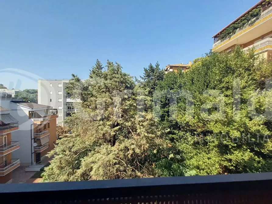 Immagine 12 di Appartamento in vendita  in Via Suor Celestina Donati, 41 a Roma