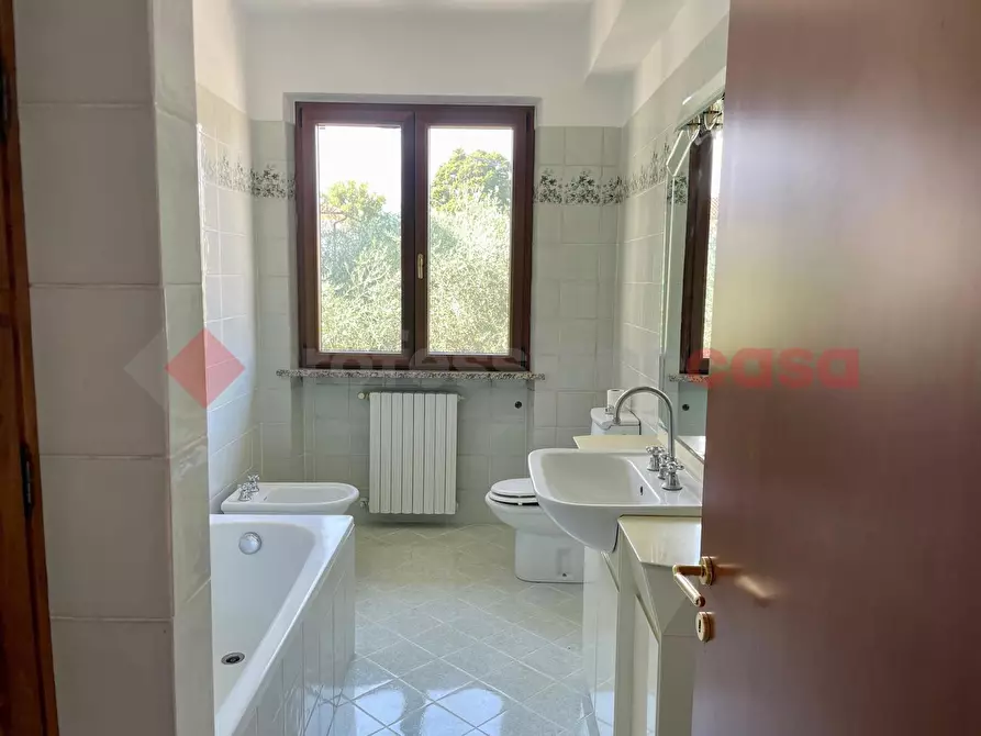 Immagine 22 di Villa in vendita  in Via del bozzo, 61 a Lucca