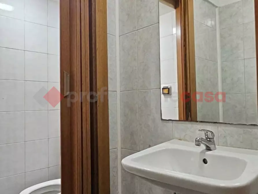 Immagine 8 di Negozio in vendita  in Via POLIGNANI a Monopoli