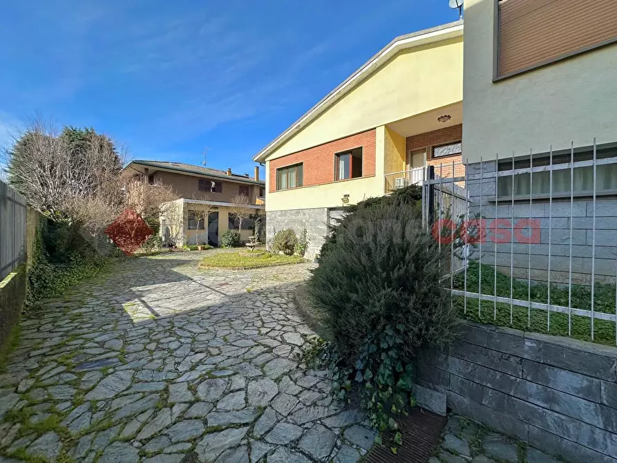 Immagine 15 di Villa in vendita  in Via Delle Robinie a Opera