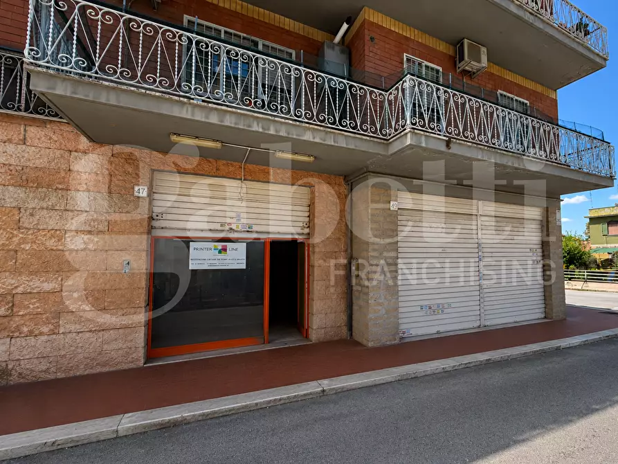 Immagine 16 di Negozio in vendita  in Via Melbourne a Roma