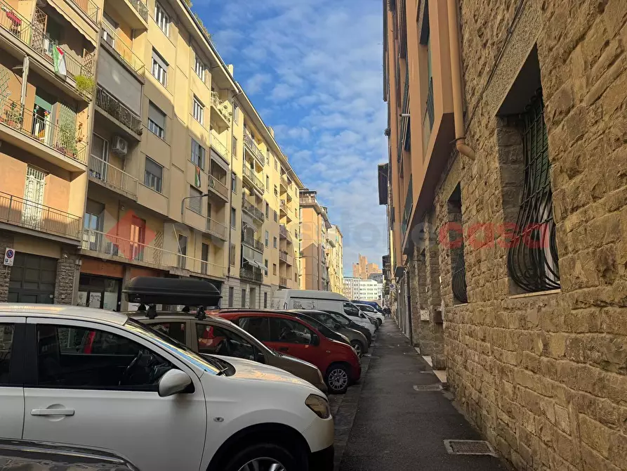 Immagine 1 di Negozio in vendita  in Via ULIVELLI a Firenze