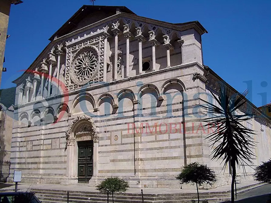 Immagine 17 di Ufficio in vendita  in Via Pelliccia, 2 a Carrara