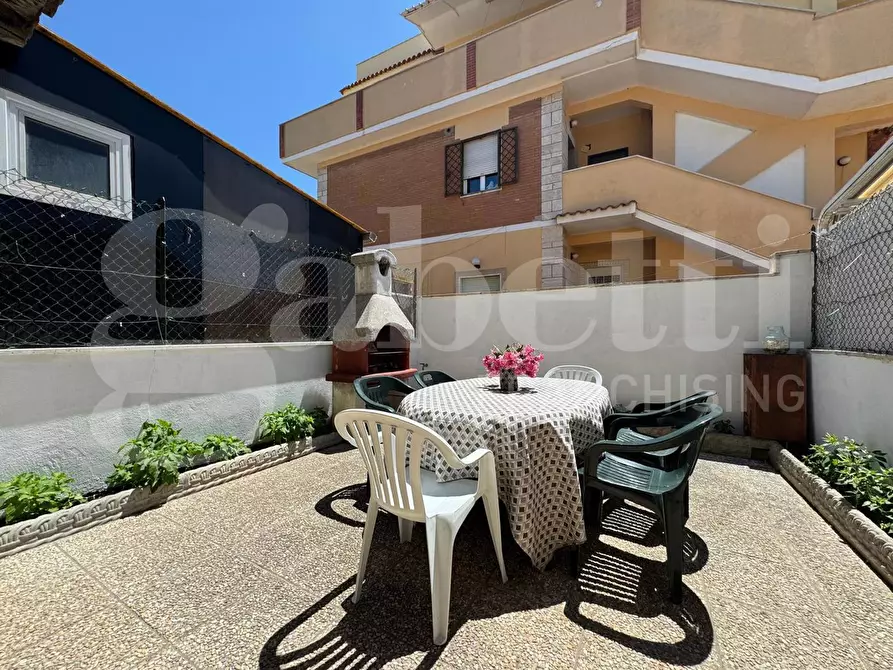 Immagine 7 di Villetta a schiera in vendita  in Via del fosso, 12 a Ardea