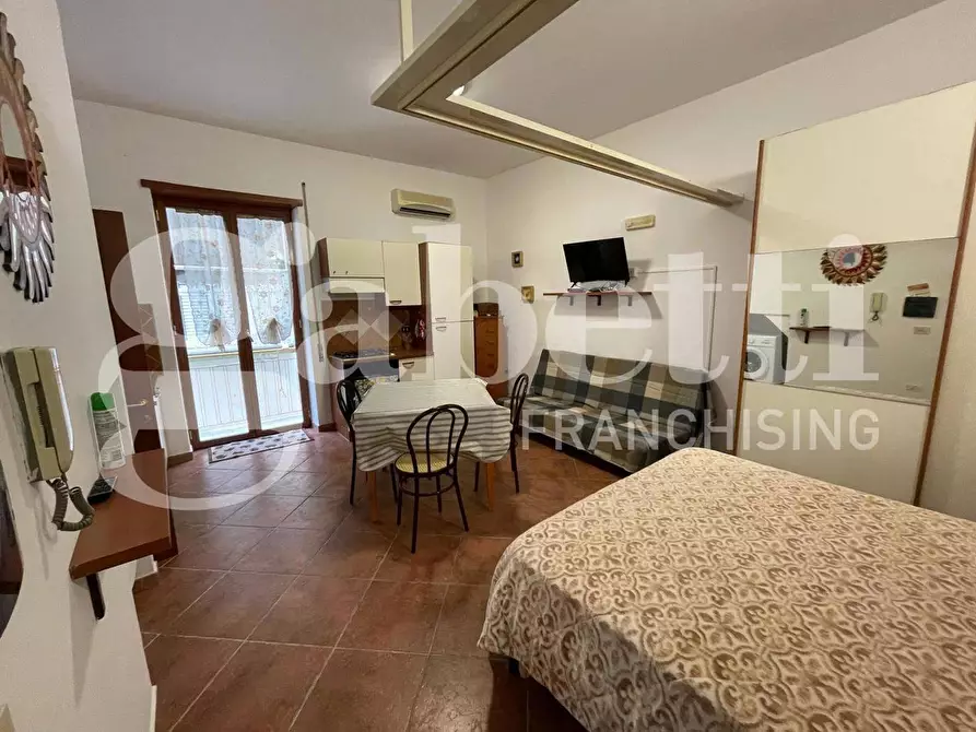 Immagine 8 di Appartamento in vendita  in Vico 11 Lungomare G. Caboto, 41 a Gaeta