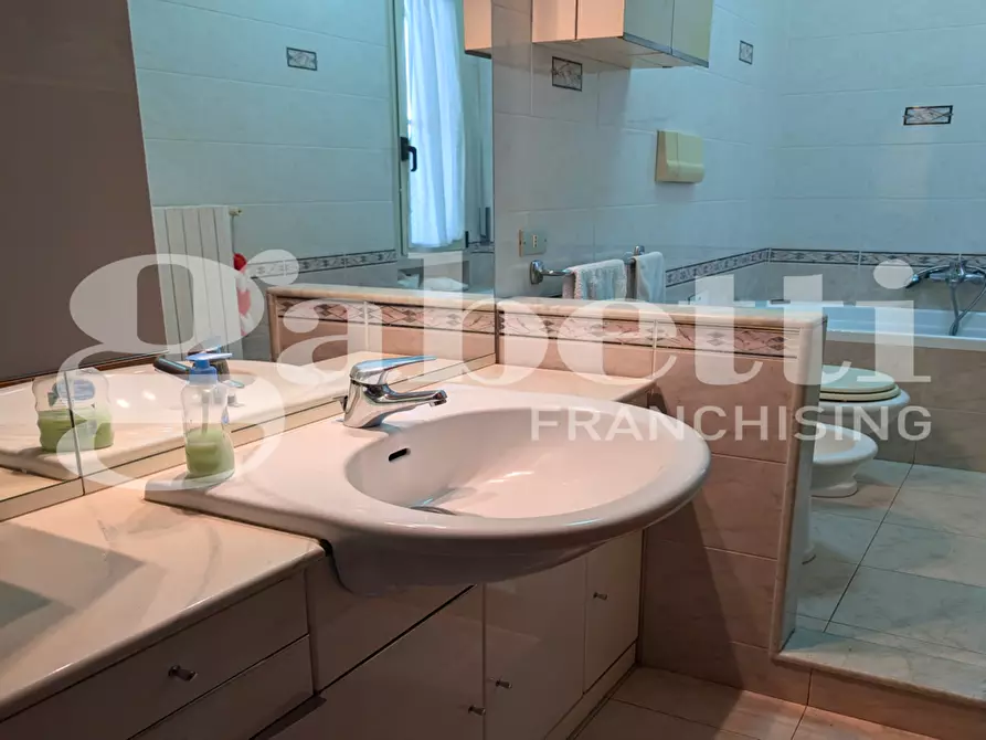 Immagine 14 di Appartamento in vendita  in Via Cesare Oddone a Foggia