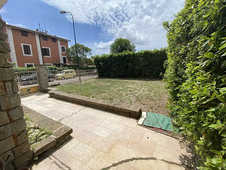 Immagine 10 di Laboratorio in vendita  in Via ARTURO BIANCHI, 00 a Manziana