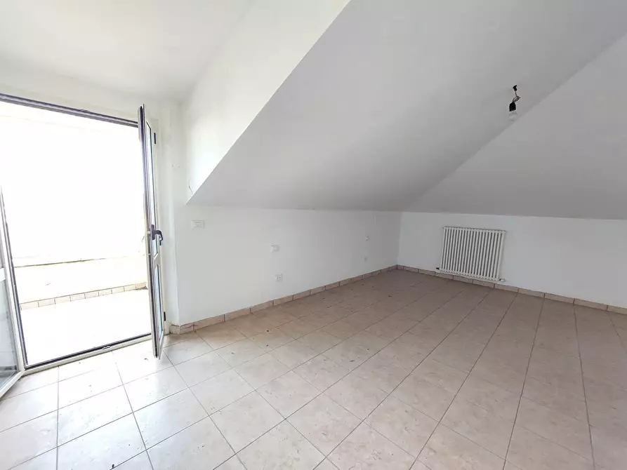 Immagine 7 di Casa bifamiliare in vendita  in Contrada San Pietro, 1 a Tortoreto