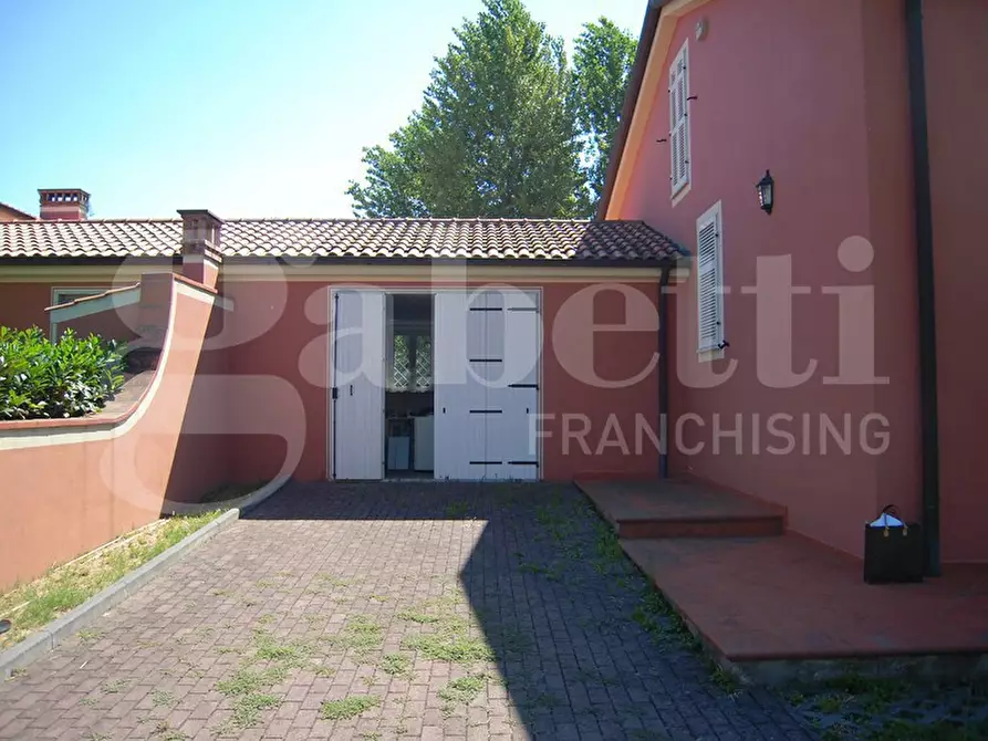 Immagine 2 di Villa in vendita  in Via xxv aprile, 10 a Sarzana