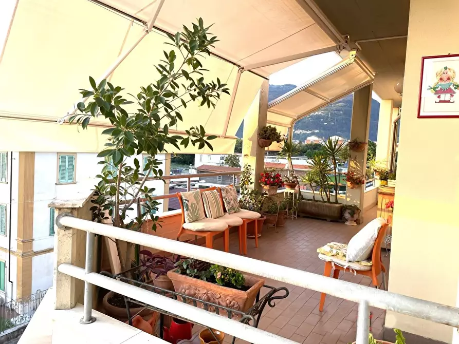 Immagine 1 di Attico in vendita  in Via MARINA VECCHIA, 13 a Massa