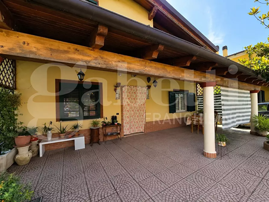 Immagine 1 di Casa bifamiliare in vendita  in Via contrada casarino, 9 a Notaresco