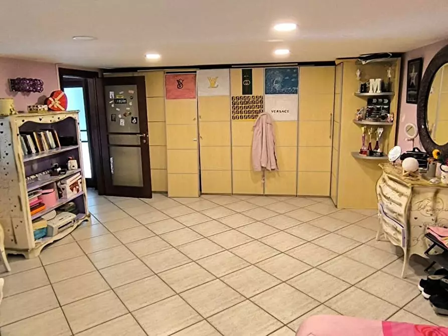 Immagine 21 di Appartamento in vendita  in Via Foria a Napoli